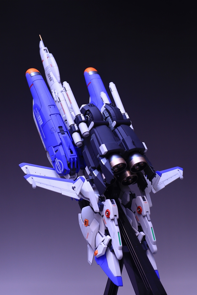 pla_mochi's tweet photo. MG Ex-Sガンダム Gクルーザーモード。
内部フレームを徹底的に強度アップ。ポロポログラグラがほぼゼロ。ユニットの位置や水平度・左右対称もキレイに揃え。見た目はノーマルですが、中身は別モノ。ガチガチの安心感、写真で伝わらいのが惜しいです

#ガンダムセンチネル 
#ExSガンダム
#ExーSガンダム https://t.co/wUVnOMM7WH