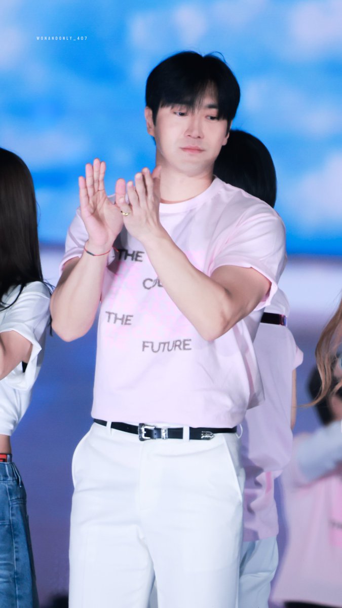 wonandonly_407's tweet photo. 260201 | SMTOWN IN FUKUOKA

@siwonchoi 

#최시원 #시원 #崔始源 #SIWON  
#슈퍼주니어
#SUPERSHOW10 
#SM https://t.co/wnLFJhkZL5