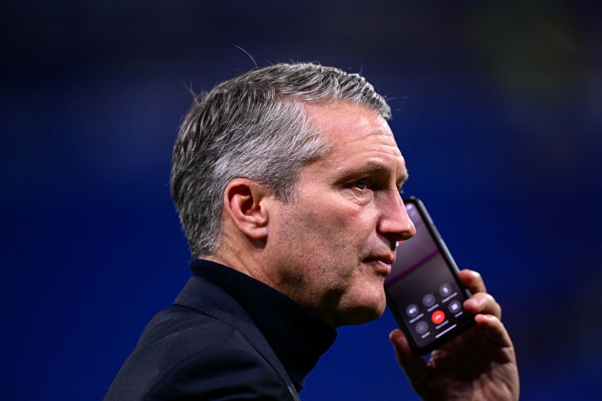 SuiveurLillois's tweet photo. On ne pourra pas finir la saison avec cet effectif. ON VEUT DES RECRUES, ON VEUT DES RECRUES !! #OLLOSC https://t.co/2HFm6EqjJp