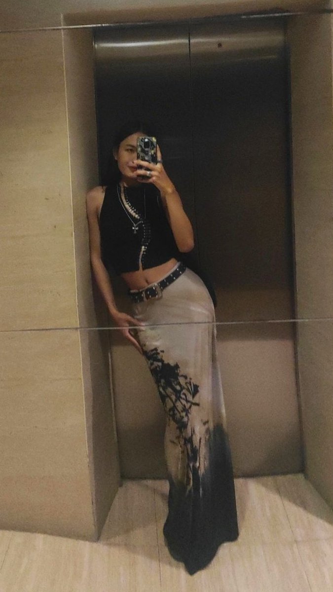 lili tweet media