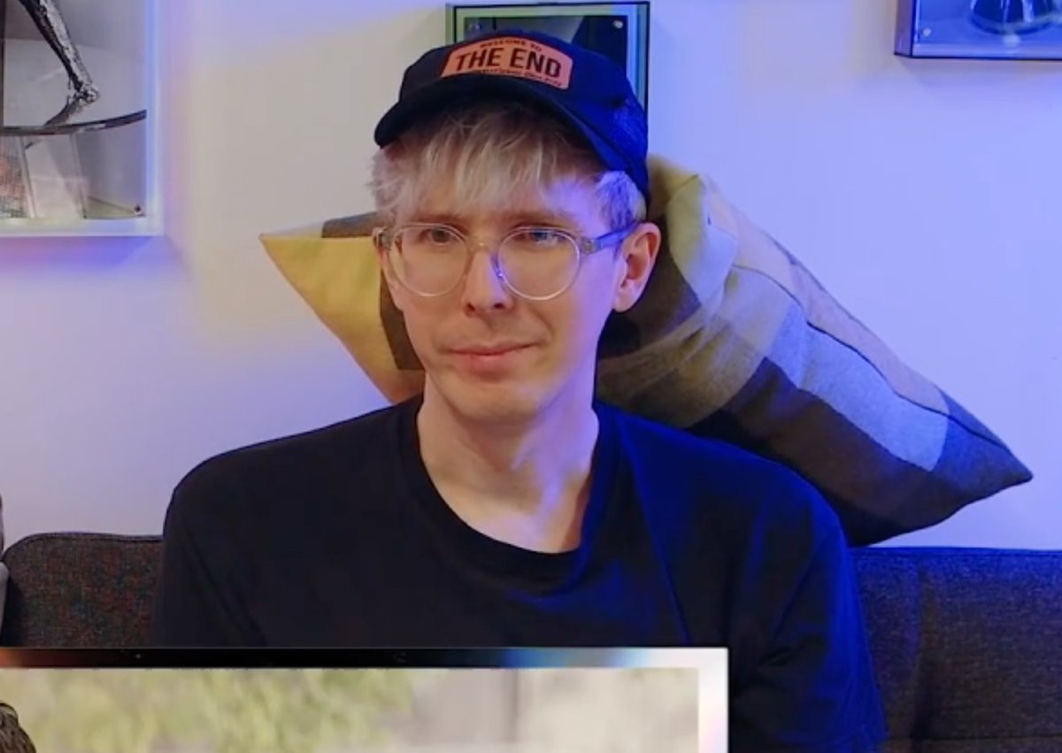 ssleepyphan's tweet photo. that's migraine final boss https://t.co/0N6JlPCKmG