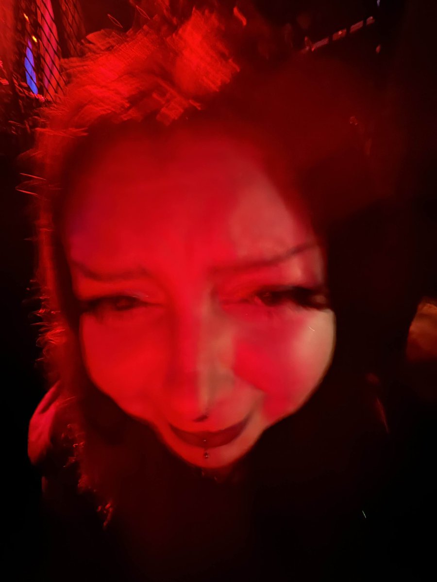 ThePlaanetThief's tweet photo. Love me a night out https://t.co/fvHWcDuIsn