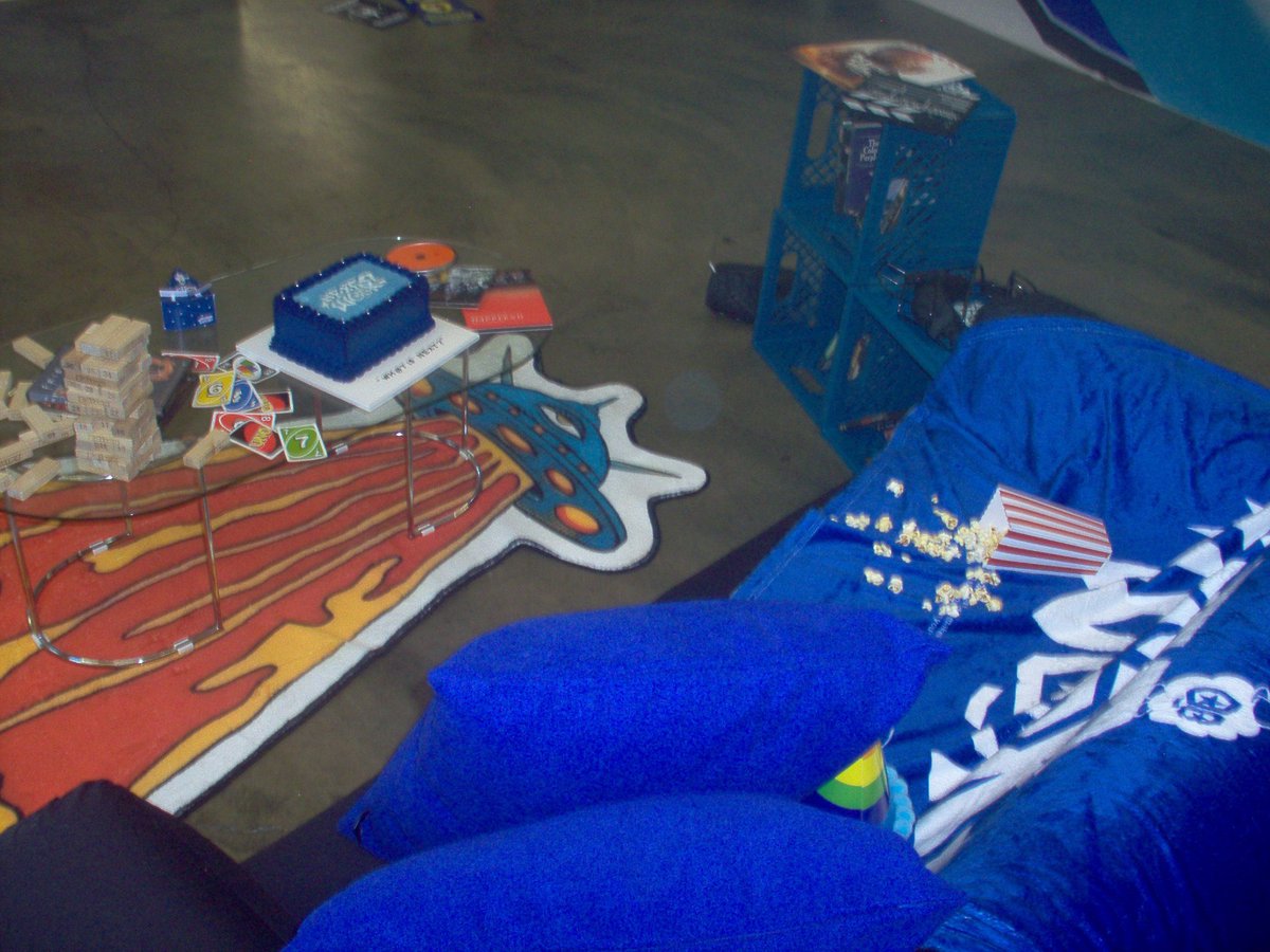 #NEXT_WOOK

다음 장의 현욱이를 응원하기 위해 달려온 카페!!
그동안 우여곡절 많았지만 결국 현욱이를 더욱 사랑하게 됐어요 т  ̫ т..... 추운 날 발걸음해 주신 분들, 카페와 함께한 모든 친구들 정말 감사합니다 🥹
현욱아 생일 축하했어!!! 💙💙