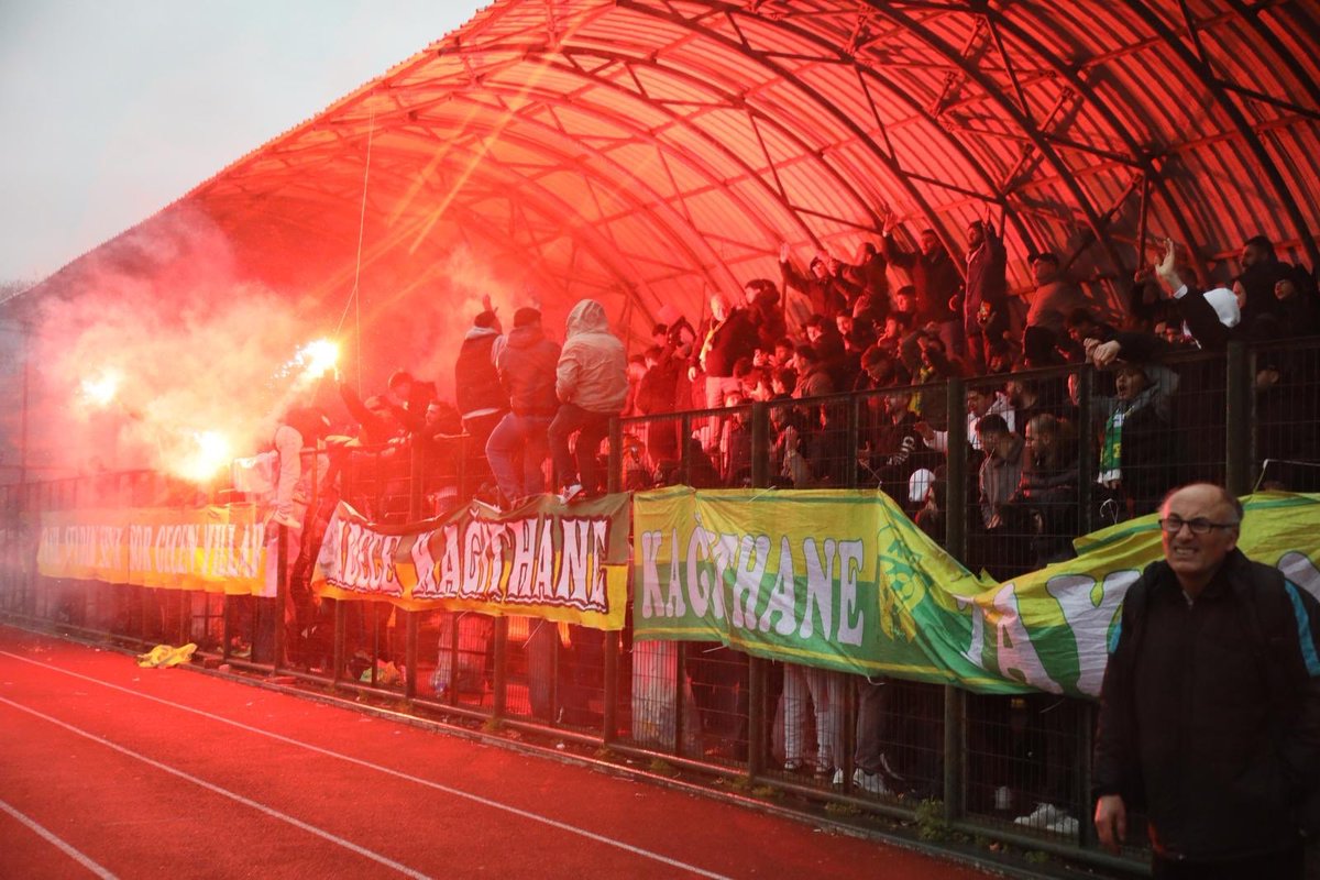 MevlutOztekin's tweet photo. Hasbahçe Stadımızda, Kâğıthane Spor ve Cevizli Anadolu Spor’un mücadelesinde takımımızın yanındaydık. Müsabakayı 2-1 kazanan Kağıthane Spor Kulübümüzü ve oyuncularımızı tebrik ediyorum. 

Kulüp Başkanımız Evren Kalkan ve yöneticilerimize teşekkür ediyorum. https://t.co/fxua7N1uTf