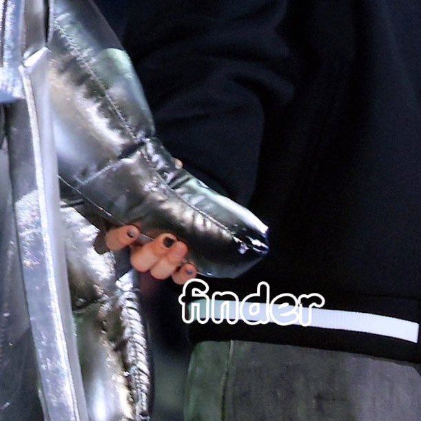 SCOUPS HOLDING KUUTE’S THUMB 😭😭😭😭🤏🤏🤏🤏🤏