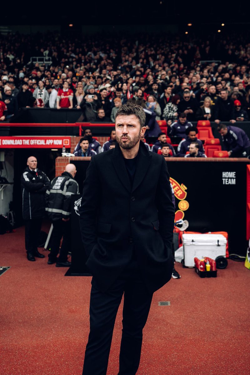 MUFCScoop's tweet photo. Michael Carrick has already matched Ruben Amorim’s longest Premier League winning run. It only took him three games:

3-2 win vs Fulham ✅
3-2 win vs Arsenal ✅
2-0 win vs Man City ✅

#MUFC https://t.co/iDZSobtN3f