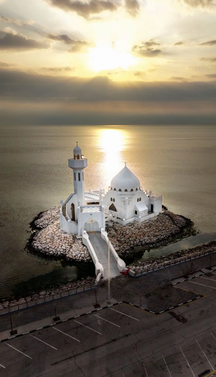 iNa9eir's tweet image. مسجد داخل البحر
 - الخبر
