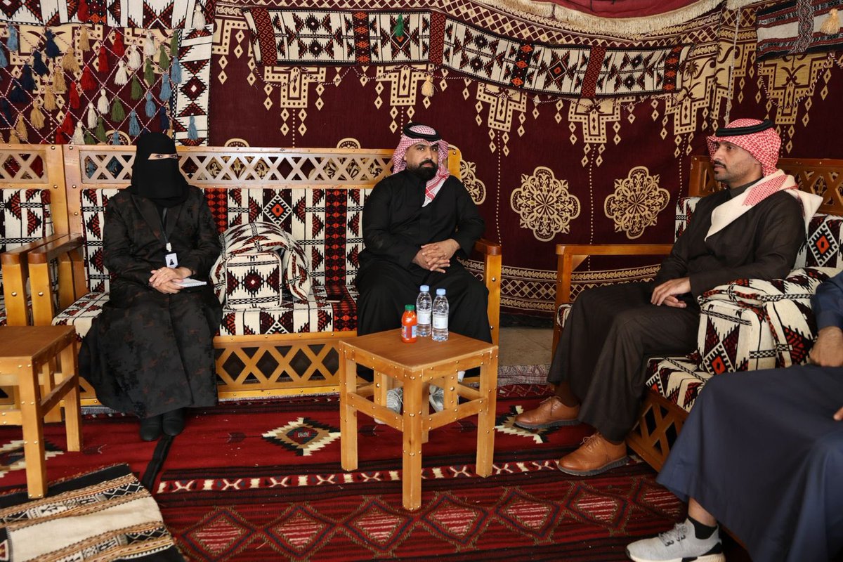 نفذت غرفة الحدود الشمالية ممثلة بلجنة ريادة الأعمال جلسة حوارية بعنوان “مفهوم ريادة” في #بيت_أعمال_الشمالية، وتناقش كيفية بدء مشروعك التجاري، أهمية دراسة الجدوى، وجهات التمويل المتاحة.