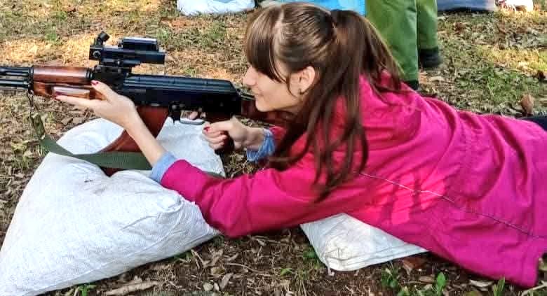 Mujer cubana: sinónimo de coraje y convicción.
La historia de nuestra Patria está escrita con la fortaleza de sus hijas. Hoy, ese mismo espíritu indoblegable es nuestra mayor razón para defenderla. ¡Nos sobran motivos y nos sobra valor!
#FARCuba #CubaEstáFirme  
¡Patria O Muerte!