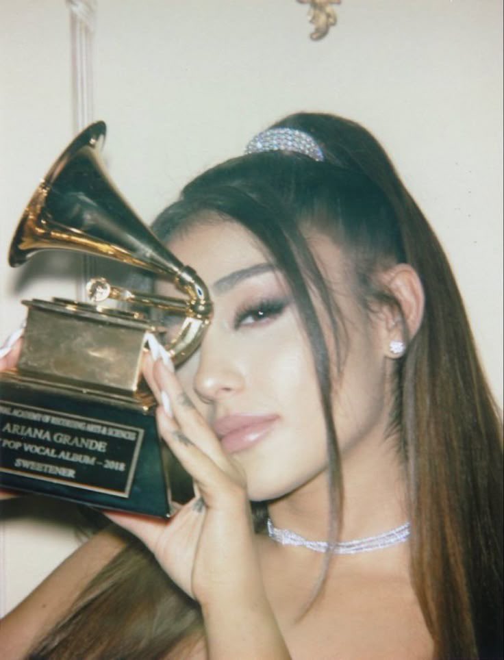 Ariana Grande Brasil tweet media