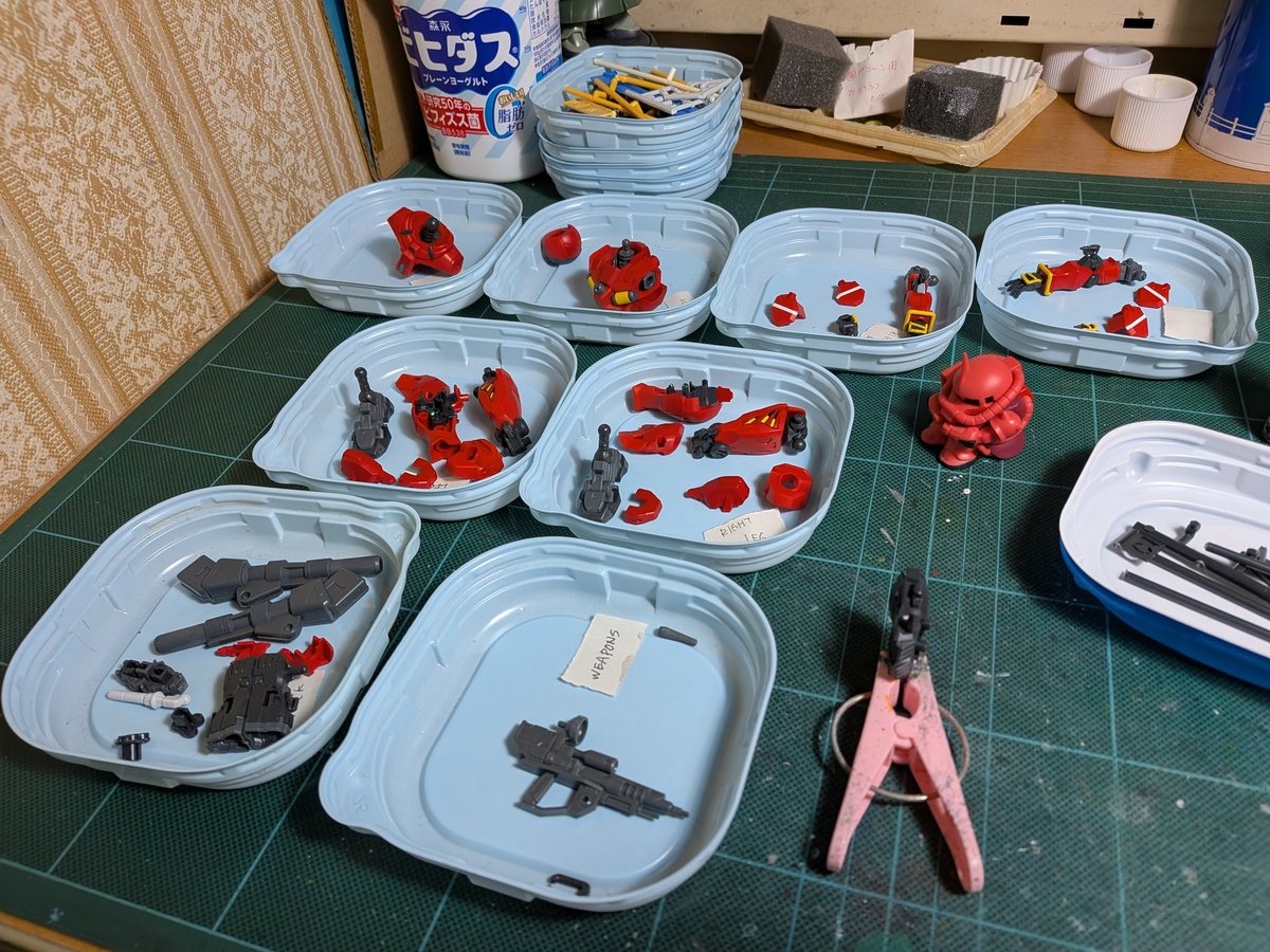 真夜中模活
工作中🚧
ある程度塗れたので組み立てしながら直して行きます。
思いつきで始めた工作も同時進行😆
#HGGQuuuuuuX
#ガンプラ