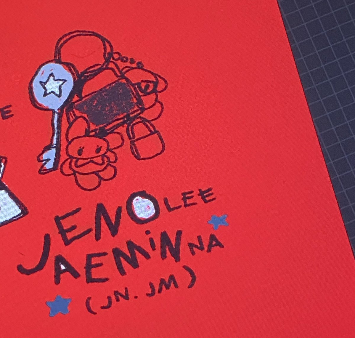 ★★~(๑ - ⩊ - )