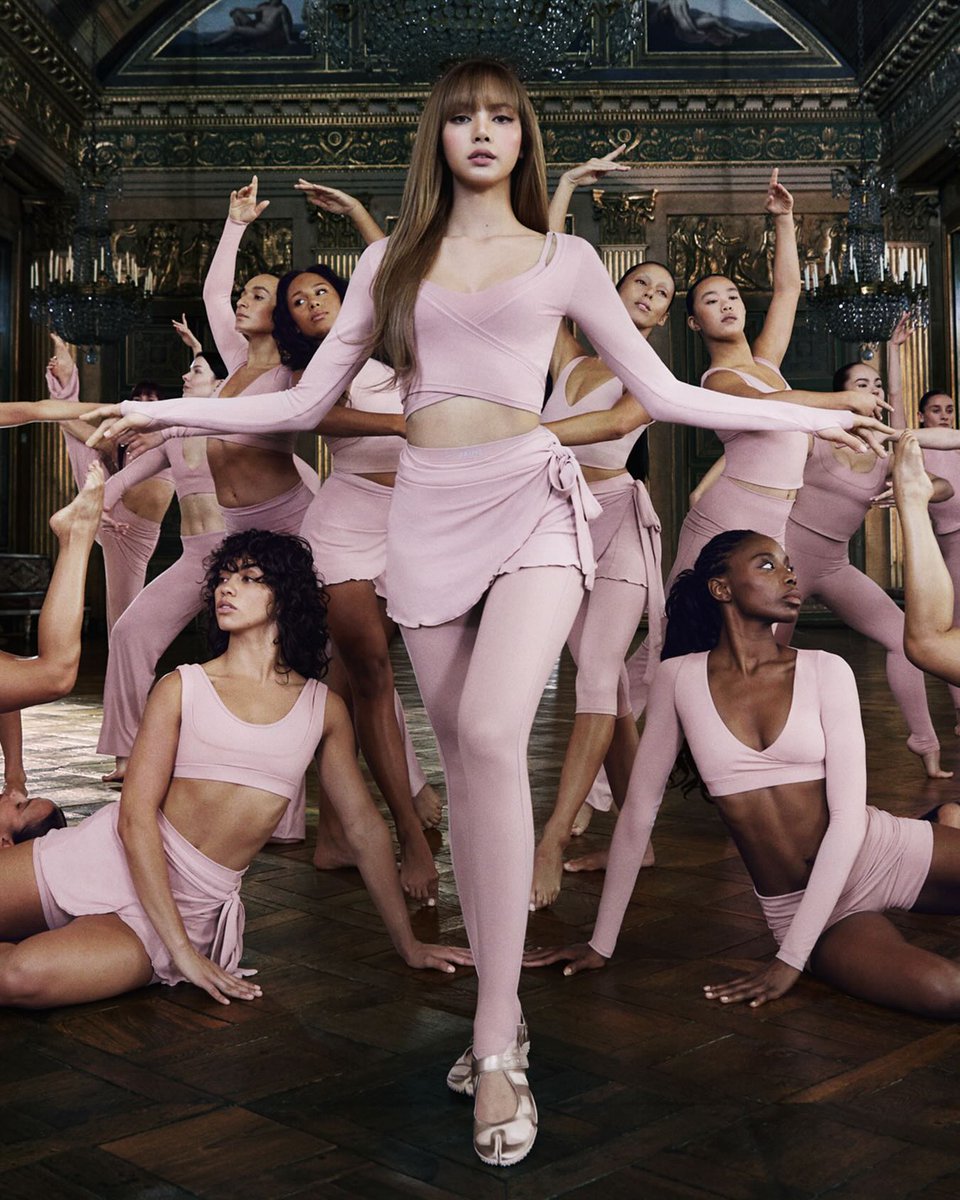 📲 Nike Woman via Instagram 

"@.lalalalisa_m veste a coleção NikeSKIMS Primavera ‘26 — um sistema de vestuário inspirado no balé para a academia, estúdio e muito mais."

🔗instagram.com/p/DUMJBKqEhKK/…

#LISAxNikeSKIMS
#LISAxNIKE
<a href="/wearelloud/">LLOUD</a> <a href="/Nike/">Nike</a> <a href="/skims/">SKIMS</a>