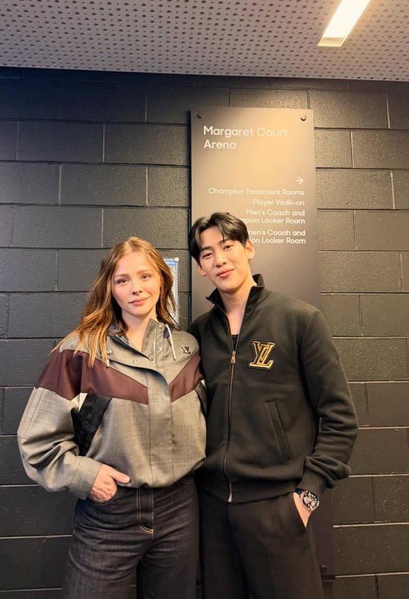 Pop7base's tweet photo. GOT7’s Bambam and actress Chloë Grace Moretz in newly shared photo. https://t.co/S4OPt67L93
