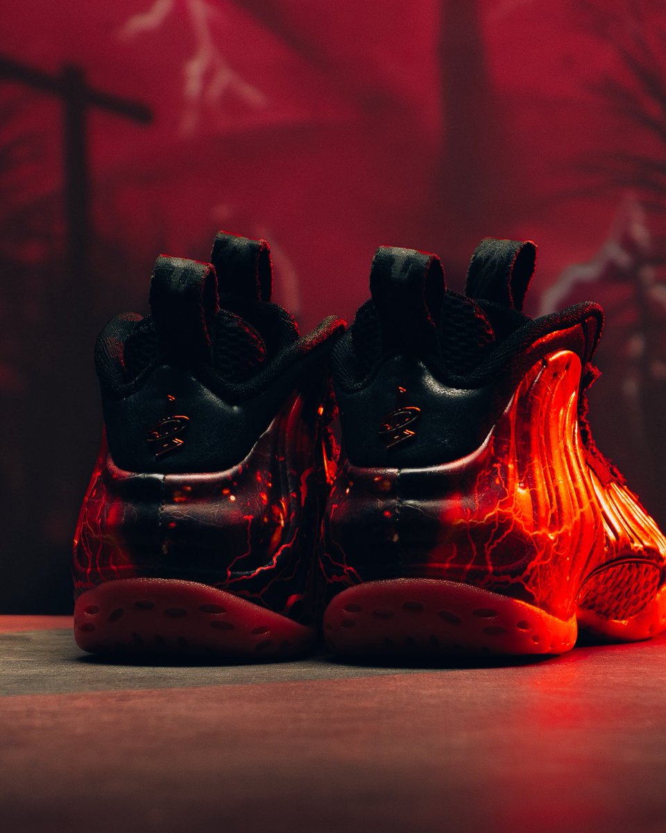 Ovrnundr's tweet photo. Stranger Things x Nike Foamposite 🌋 

• $250
• February 13th https://t.co/Y44QJ5jNrH