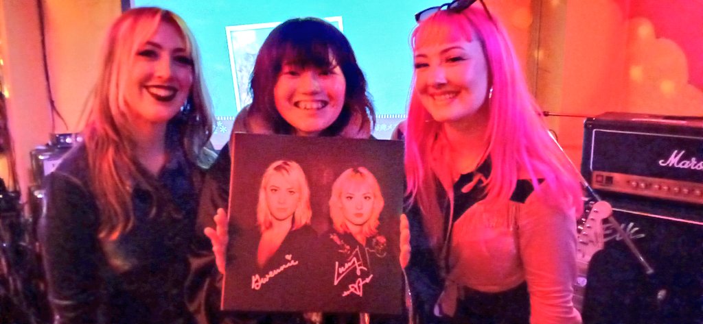 anne_1399's tweet photo. Tonight, my dream of over 10 years came true. Thank you, DOG PARTY!! Please come to Japan again😭💓
#dogparty
#mrskor
#wtf897 https://t.co/GLOLvv1173