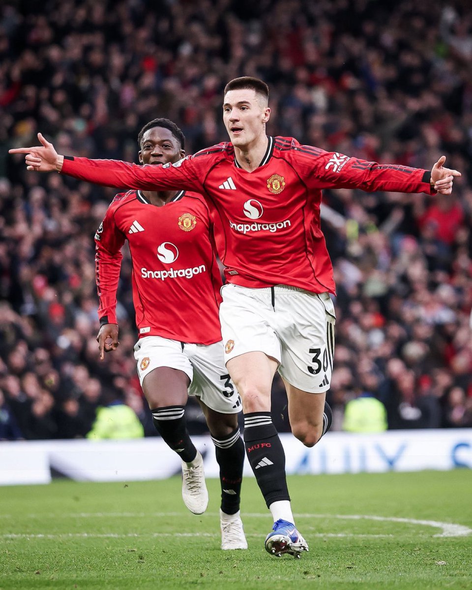 UtdForever7's tweet photo. 🚨🗣️ Benjamin Sesko: “It was unbelievable. Scoring at home, the winner, is unbelievable. I’ve been dreaming about it, that I can do that, it’s unbelievable.” #MUFC https://t.co/qjY19AZAri
