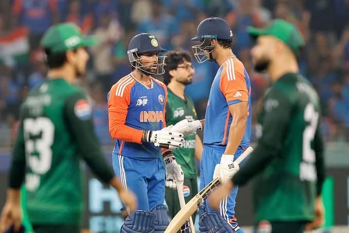 Pakistanis were surely scared of loosing another world cup match against India so to save their remaining reputation they decided to better boycott rather loosing to India. 😂😂 bechaarooo 
#worldcup
#INDvsPAK