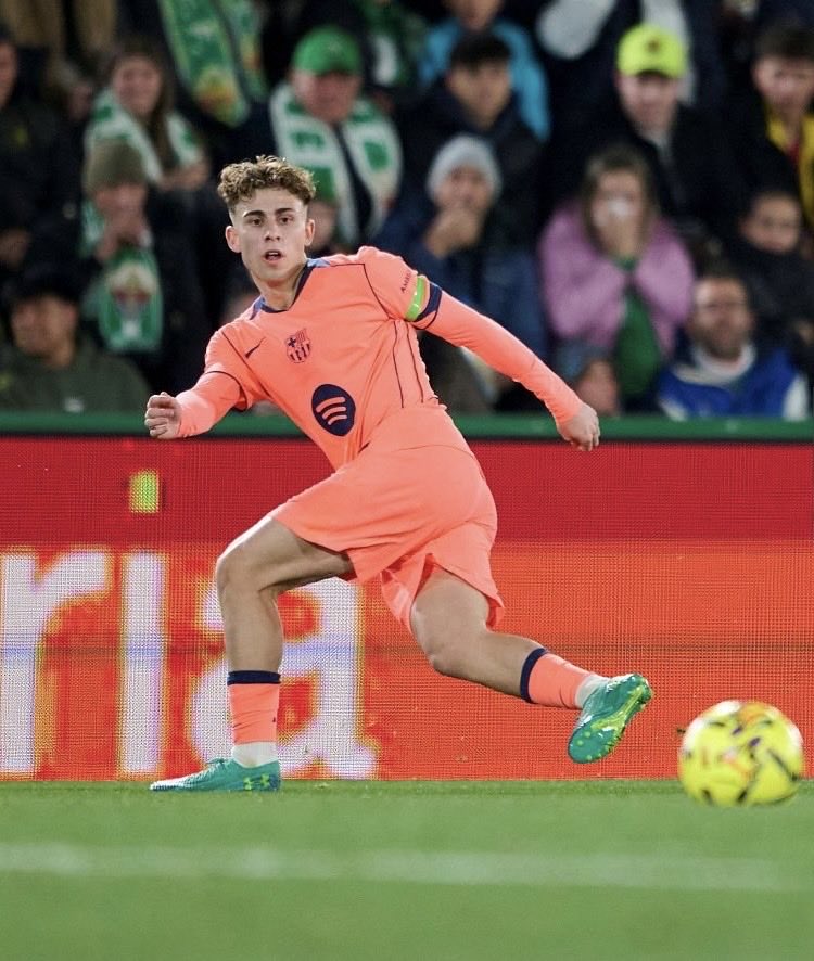 PablittoGavi's tweet photo. Sexy Femín against Elche 😍❤️
#Fermin #gay #football https://t.co/pjVtokXmdR