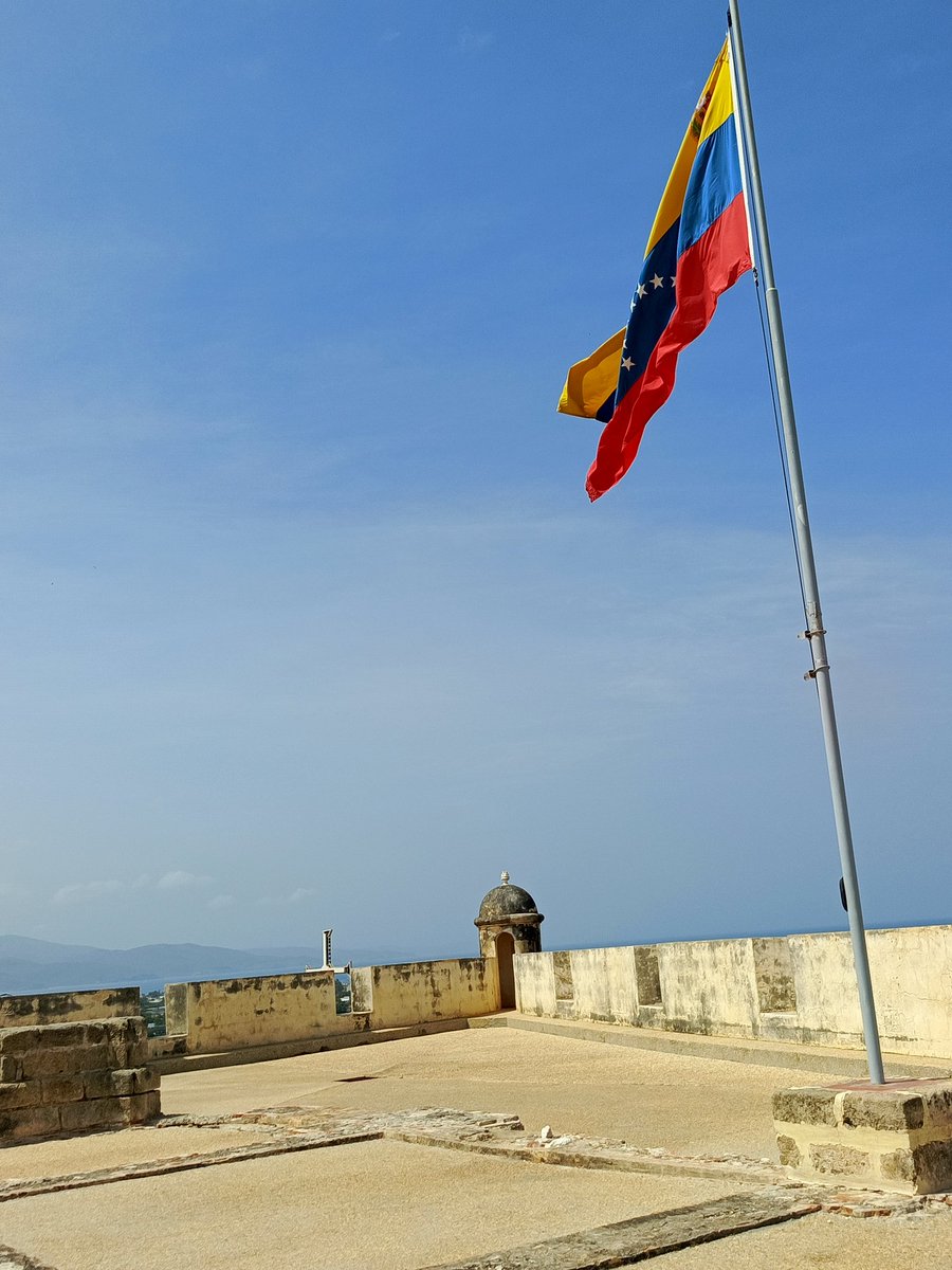 Hoy fue día de visitar el castillo San Antonio de la Eminencia 🥰😍

#Cumana