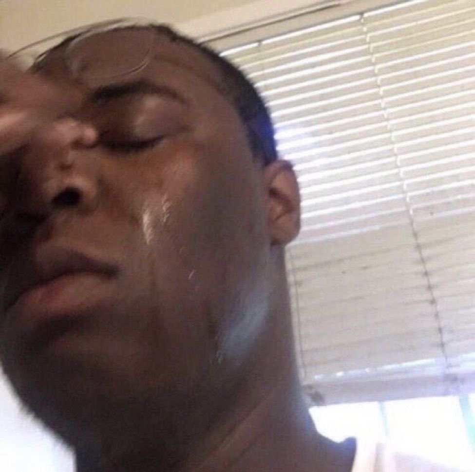 dna_277's tweet image. Et puis demain c’est déjà lundi quoi…