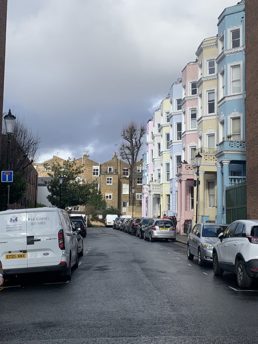 homali's tweet photo. Yesterday at Nottingham Hill! 
Full of Greek tourists on all the major sites! https://t.co/gCVYVF2XLr