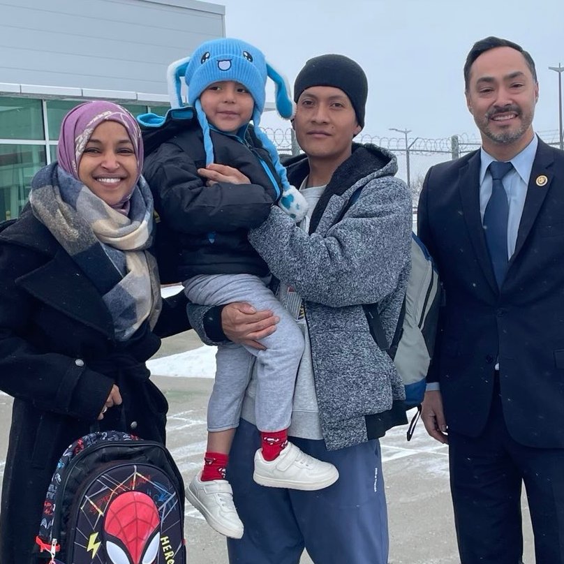 AZ_Brittney's tweet image. 🚨BREAKING 🚨Liam is home in Minnesota!! 

Here he is with @JoaquinCastrotx and @Ilhan in Minneapolis with his dad.

Drop a 💙 and REPOST if you LOVE this!!!