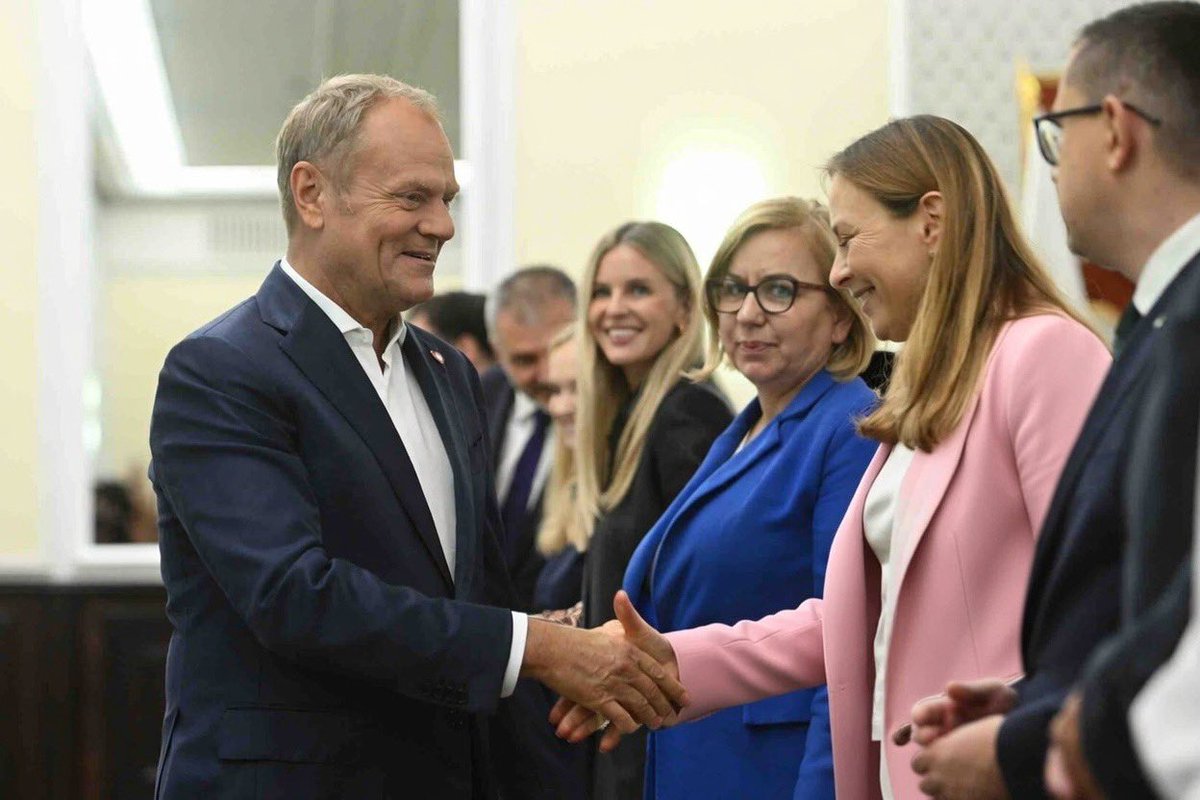 <a href="/Kpelczynska/">Katarzyna Pełczyńska</a> <a href="/PL_2050/">Polska 2050</a> Pani Premier jako przyszła ambasadorka kobiet, jedyna przewodnicząca i jedyna kobieta ze stanowiskiem wicepremiera powinna Pani jak najszybciej połączyć siły z <a href="/hennigkloska/">Paulina Hennig-Kloska</a> <a href="/nmaja/">Maja Nowak</a> i przeprowadzić przez sejm ustawę o asystencji osobistej OZN! 💛