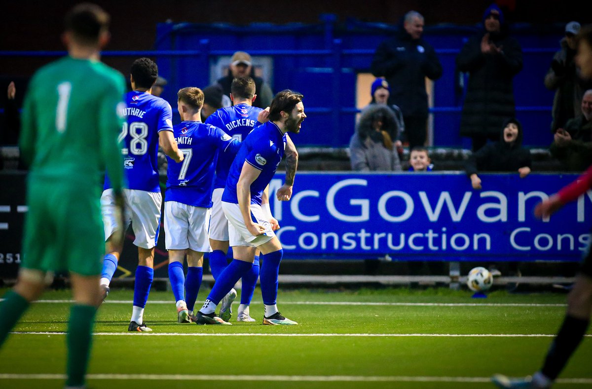 Late but great 🙌

Mikey grabs an equaliser! 🎯 

#QOSICT | #League1 | #TheDoonhamers