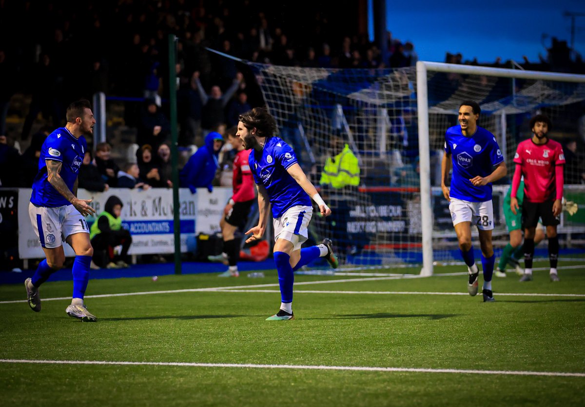 OfficialQosFC's tweet photo. Late but great 🙌

Mikey grabs an equaliser! 🎯 

#QOSICT | #League1 | #TheDoonhamers https://t.co/GlmbB0LxGP