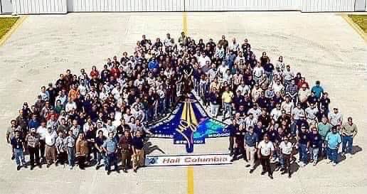 Will always remember this day in 2003, waiting for STS-107’s sonic booms that never came 😢 Joined Columbia Reconstruction. Bittersweet reunion, determined to find &amp; fix probs, return to flight, so crew didn’t die in vain. 
Prayers for families today
#wewillneverforget 😢❤️🚀✨🙏🏼