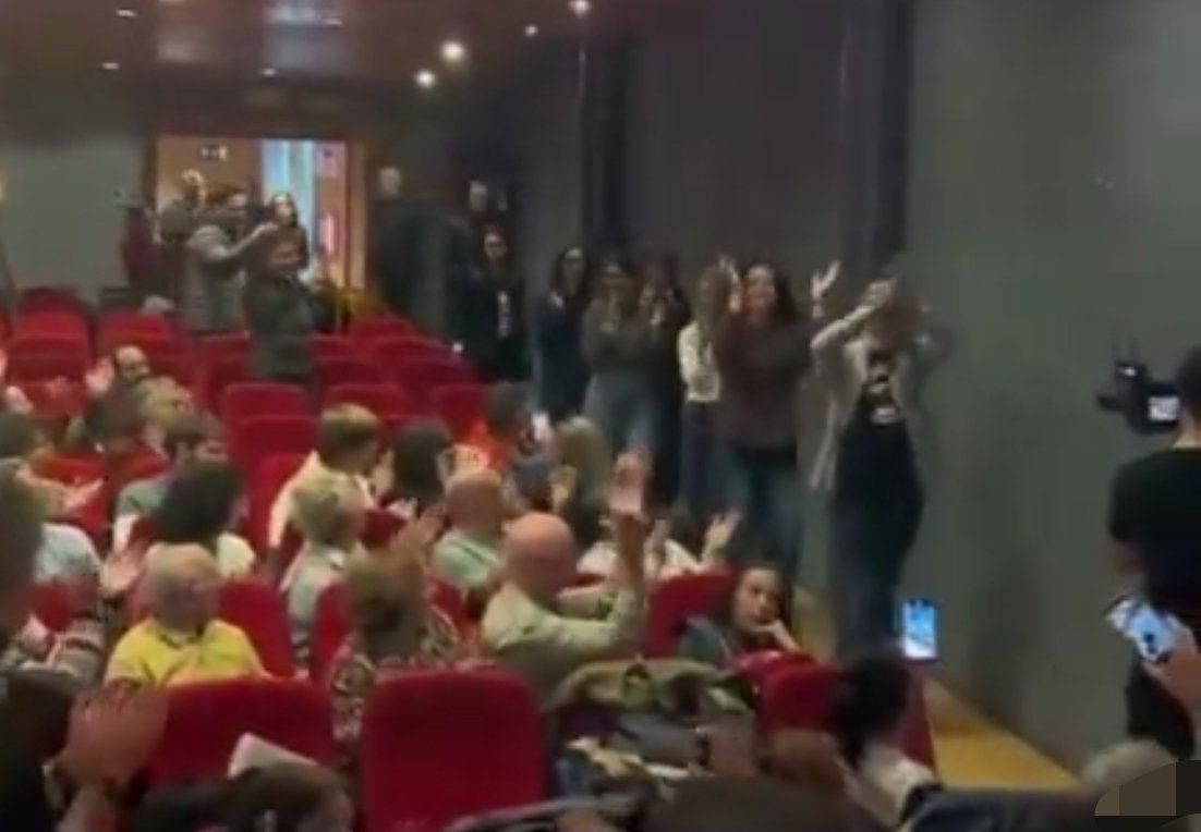 Piponaut's tweet photo. @iu_aragon @Yolanda_Diaz_ @sumar @marta_abengo @Asanzr @mardemarzgz @IU_Altoaragon @IUHuesca @jovenesiuhuesca @NereaMarinM @cambiarhuesca Lleno lleno no se yo https://t.co/lzCN4aUYwU