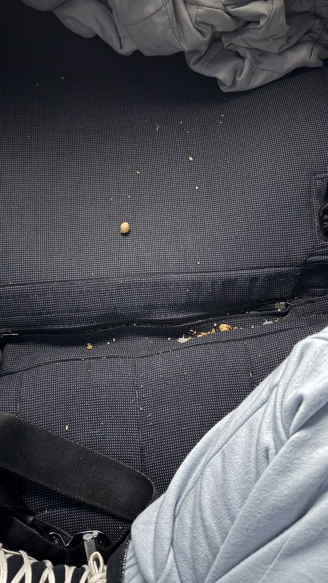 Luantb's tweet photo. @paulmorrishhl @British_Airways @emirates I flew business over Christmas on a nut free flight and this was on my seat when I put the bed out https://t.co/3cWJIIE8X0