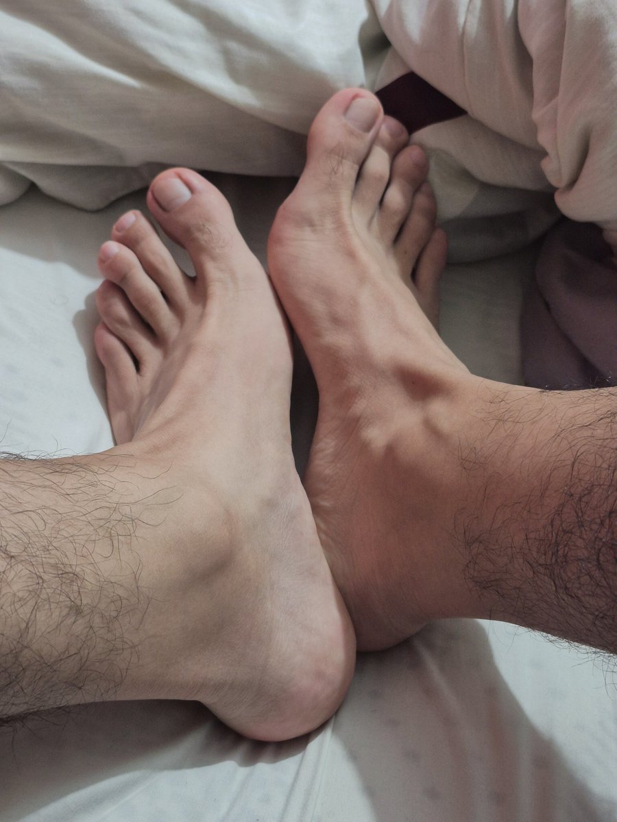 Días, porque buenos mis pies... Ok no... 🤣🤣🤣