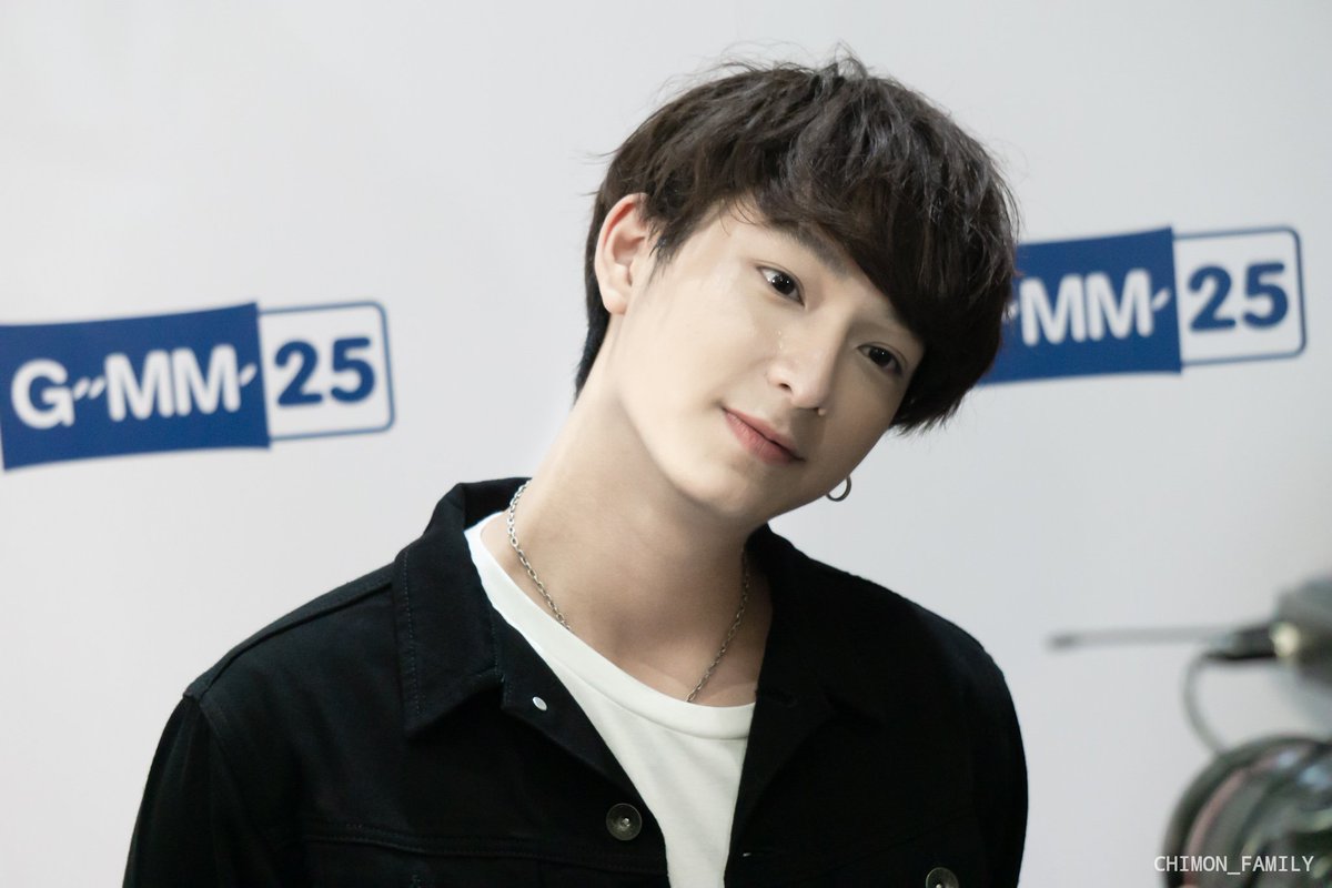 Formylines's tweet image. Abis cari foto2 chi yang cocok buat impersonate cael di draft, dan suka banget sama foto ini soalnya chi cakepnya surgawi bener di sini 🥺