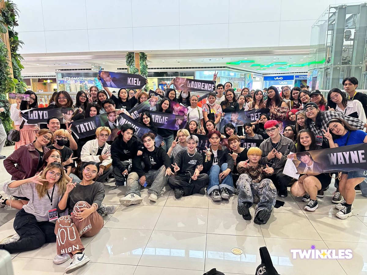 _twinklesofc's tweet photo. Twinkles! 💜🌟 Thank you for coming today and filling the venue with so much love and noise!!! 🔥

#ATINFanFest
#AZTER
#WeBloomAndShine
#AzterxTwinkles https://t.co/MC1A4ZoYIt