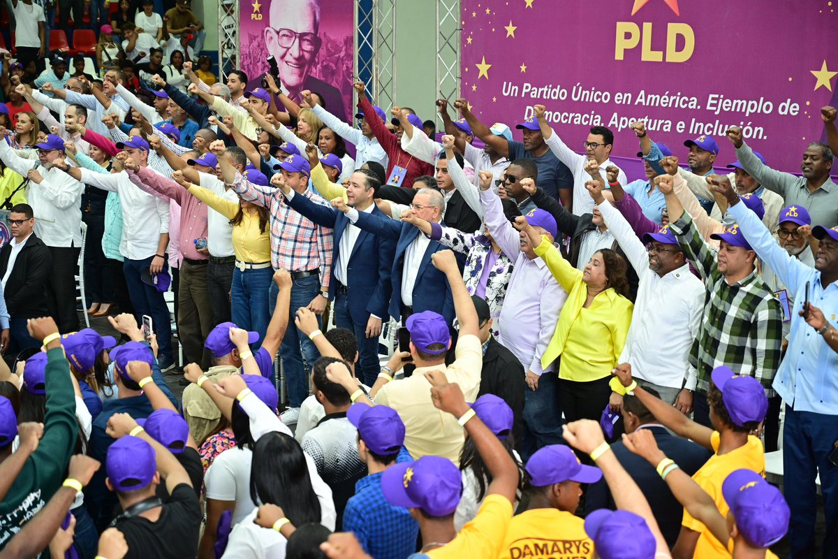 Apoteósico, majestuoso y todos los calificativos que usted quiera imaginar para esta Gran Asamblea Municipal en #SDNorteEsPLD⭐️.

Y con el lema de nuestro partido iniciamos esta grandiosa actividad. ✊

#ConElPLDseVivíaMejor💜