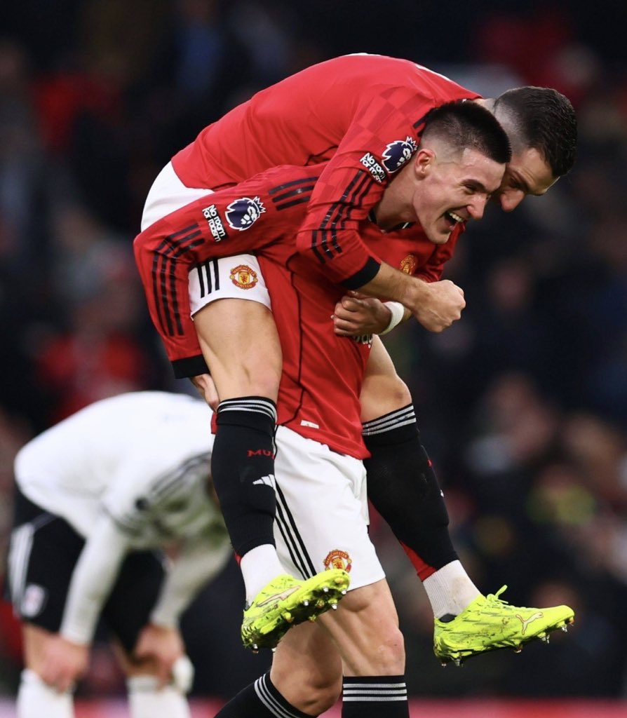 centredevils's tweet image. 🚨🚨🎙️| Benjamin Sesko on Michael Carrick telling them to enjoy themselves: 

“No it’s true, it’s true. He’s saying this many many times, and that’s exactly what we’re doing. But it’s not just that also, you can see how hard we work together.”