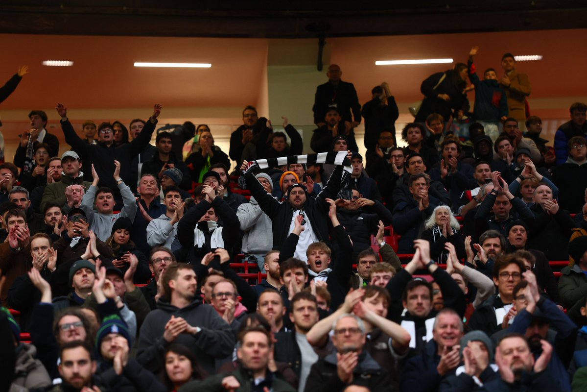 FulhamFC's tweet image. Superb support. 🤍

Safe journey home.