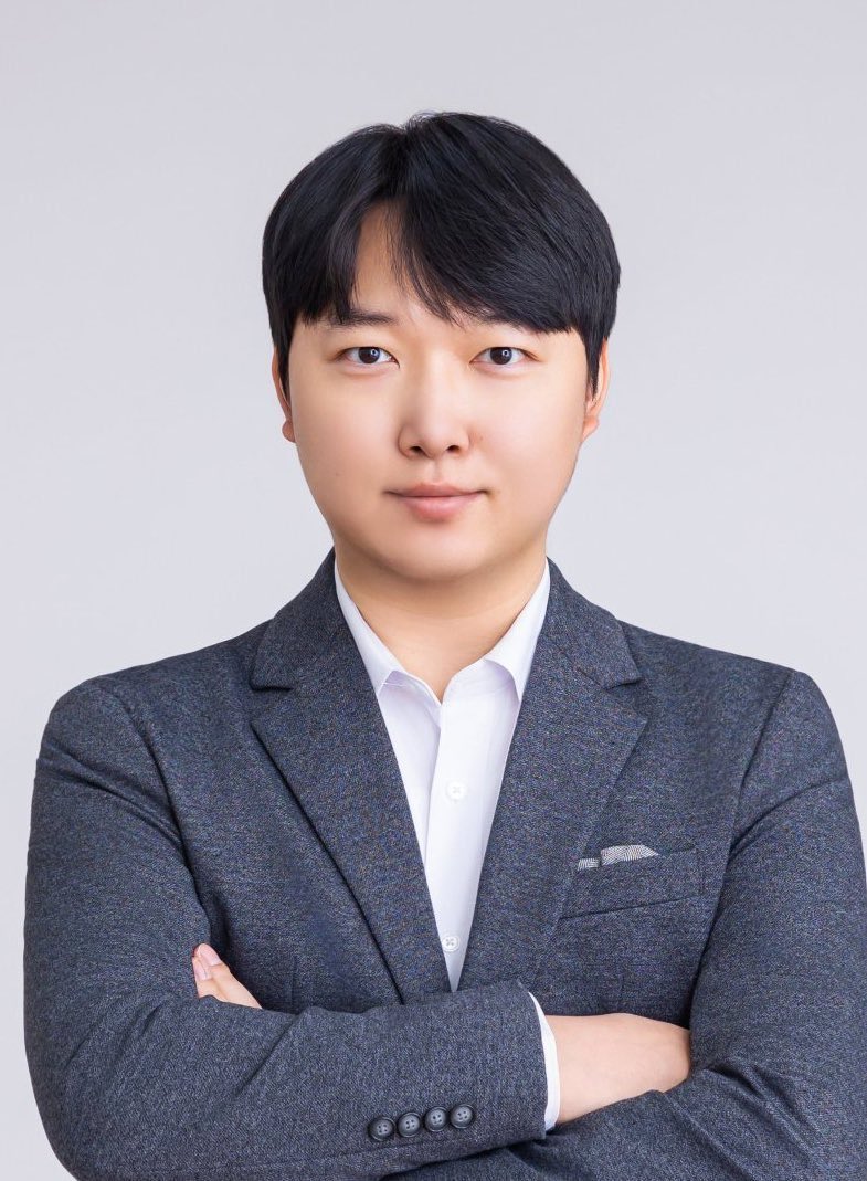 SCryptowhale's tweet photo. YoungHoon Kim, el poseedor del coeficiente intelectual más alto del mundo, predice que Bitcoin alcanzará los $276.000 en febrero de 2026. https://t.co/p7CWxipctF