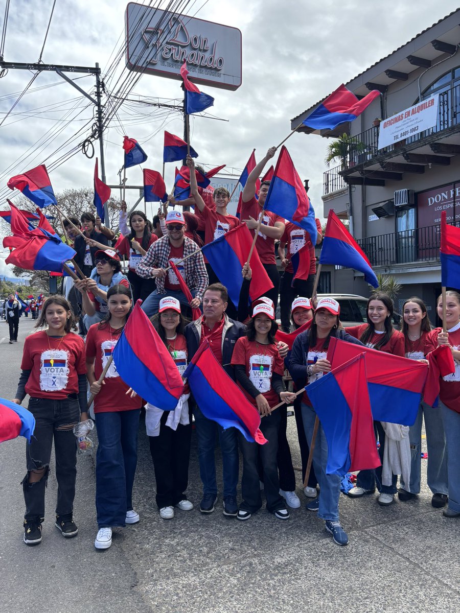 Escazú es mariachi y joven 😊🙌🏻🔴🔵

Me la estoy creyendo 🥳
