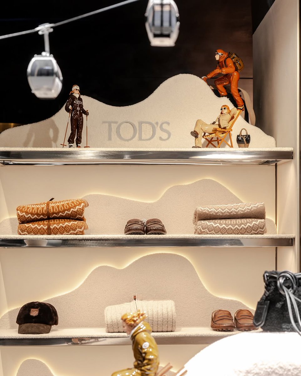 cppluxury's tweet photo. TOD'S unveils latest collection at Cortina d'Ampezzo
#Tods #TodsGroup;#CortinaDAmpezzo #Italy #luxuryfashion #luxury #luxuryshoes #luxurybags @tods https://t.co/lppmOGGTiP