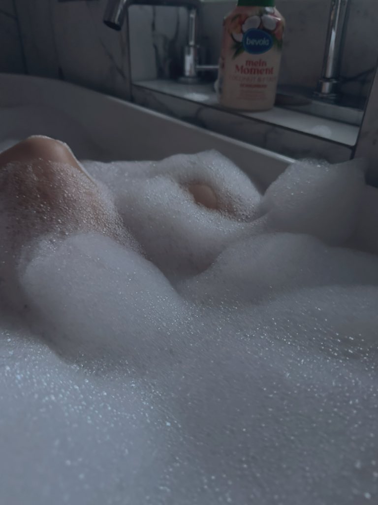 lizzmv17's tweet photo. Domingo…🧖🏻‍♀️ https://t.co/y83bClAQpe