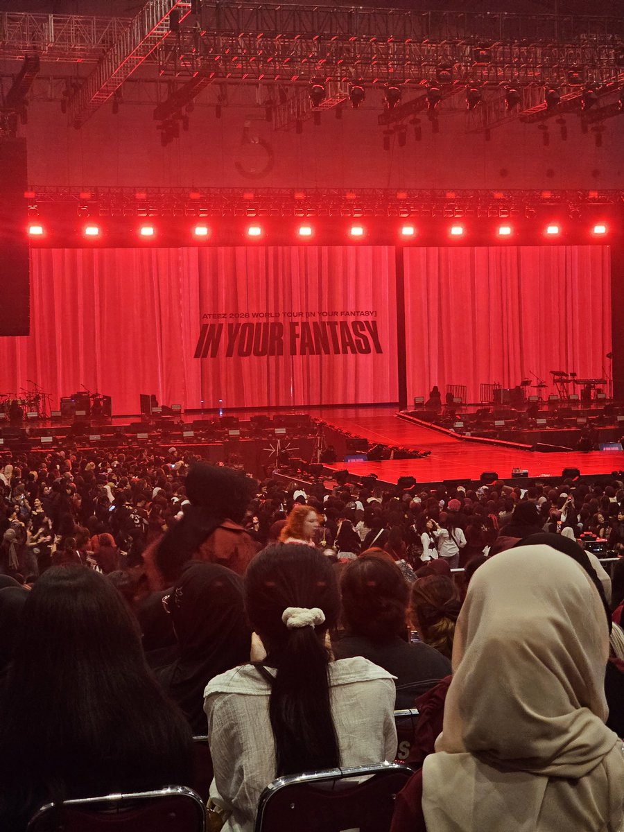 allfor_woo's tweet photo. From this to this... Thank God 4 the opportunity to experience this. Thank you @ATEEZofficial 4 coming to Jakarta. Terimakasih dah all out &amp; enjoy bareng INATINY. Terimakasih u/ effort belajar bahasa Indonesia. You guys rock!!!! Atiny, MANA SUARANYA??!!! #InYourFantasyInJakarta https://t.co/lAWyyIuXue