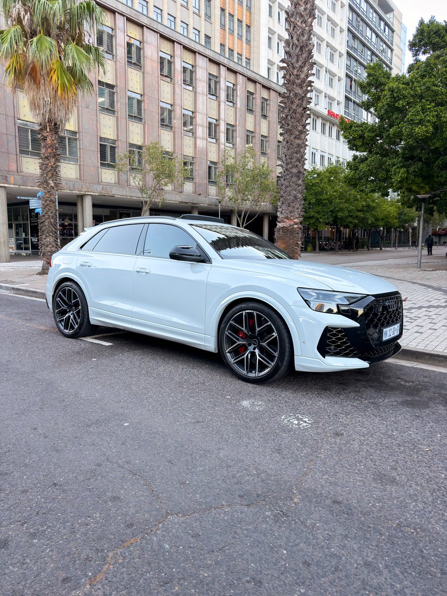 Cars With Smirk tweet media