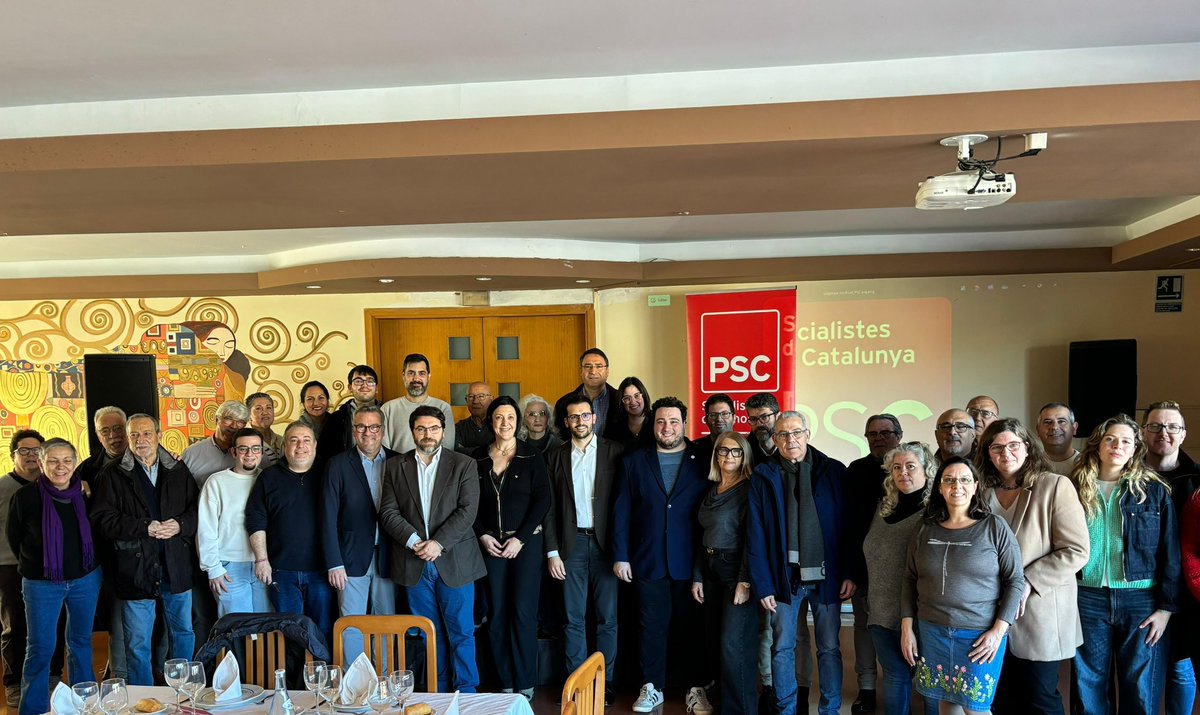 Aquesta setmana hem rebut a Igualada el president del grup parlamentari del PSC <a href="/FerranPedret/">Ferran Pedret Santos</a>. 🌹

👉🏻 Visitem el teixit econòmic amb Comercial Godó i la <a href="/UEAnoia/">UnióEmpresarialAnoia</a>, el sindicat CCOO, ens trobem amb la militància del <a href="/pscanoia/">PSC Anoia/❤️</a> i també els veïns i veïnes del barri de Montserrat.