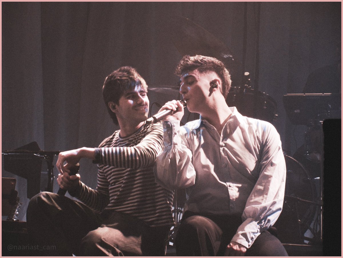 Naarias2's tweet photo. Holaa, me paso por aquí para compartir mi ultimo post en ig con algunas fotos del fin de gira de Juanjo Bona 💖✨💐

#TMYTNFDG #TMYTNFinDeGira 
https://t.co/epGlRbTleb https://t.co/u1XLDFLLJR