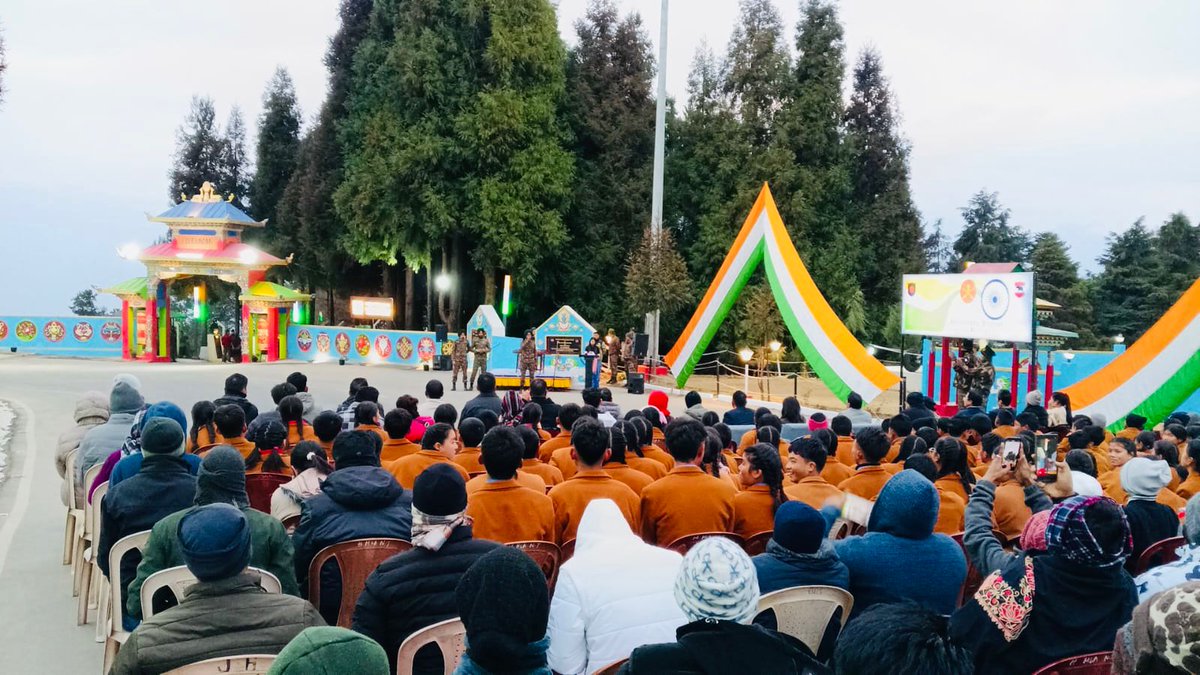 𝟏𝟓𝟎 𝐘𝐞𝐚𝐫𝐬 𝐨𝐟 𝐕𝐚𝐧𝐝𝐞 𝐌𝐚𝐭𝐚𝐫𝐚𝐦: 𝐄𝐜𝐡𝐨𝐢𝐧𝐠 𝐏𝐫𝐢𝐝𝐞 𝐚𝐭 𝐓𝐚𝐰𝐚𝐧𝐠 &amp; 𝐍𝐲𝐮𝐤𝐦𝐚𝐝𝐮𝐧𝐠 𝐖𝐚𝐫 𝐌𝐞𝐦𝐨𝐫𝐢𝐚𝐥𝐬

The #GajrajCorps celebrated 150 years of Vande Mataram at the iconic Tawang War Memorial &amp; Nyukmadung War Memorial, Arunachal Pradesh