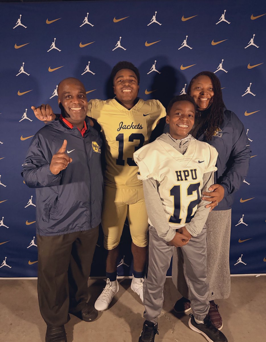 Go grateful for <a href="/CoachGipson11/">Coach Gipson</a> and the <a href="/HPUFootball/">Howard Payne University Football</a> Program for having me out on my Second Official Visit! What a blessing!