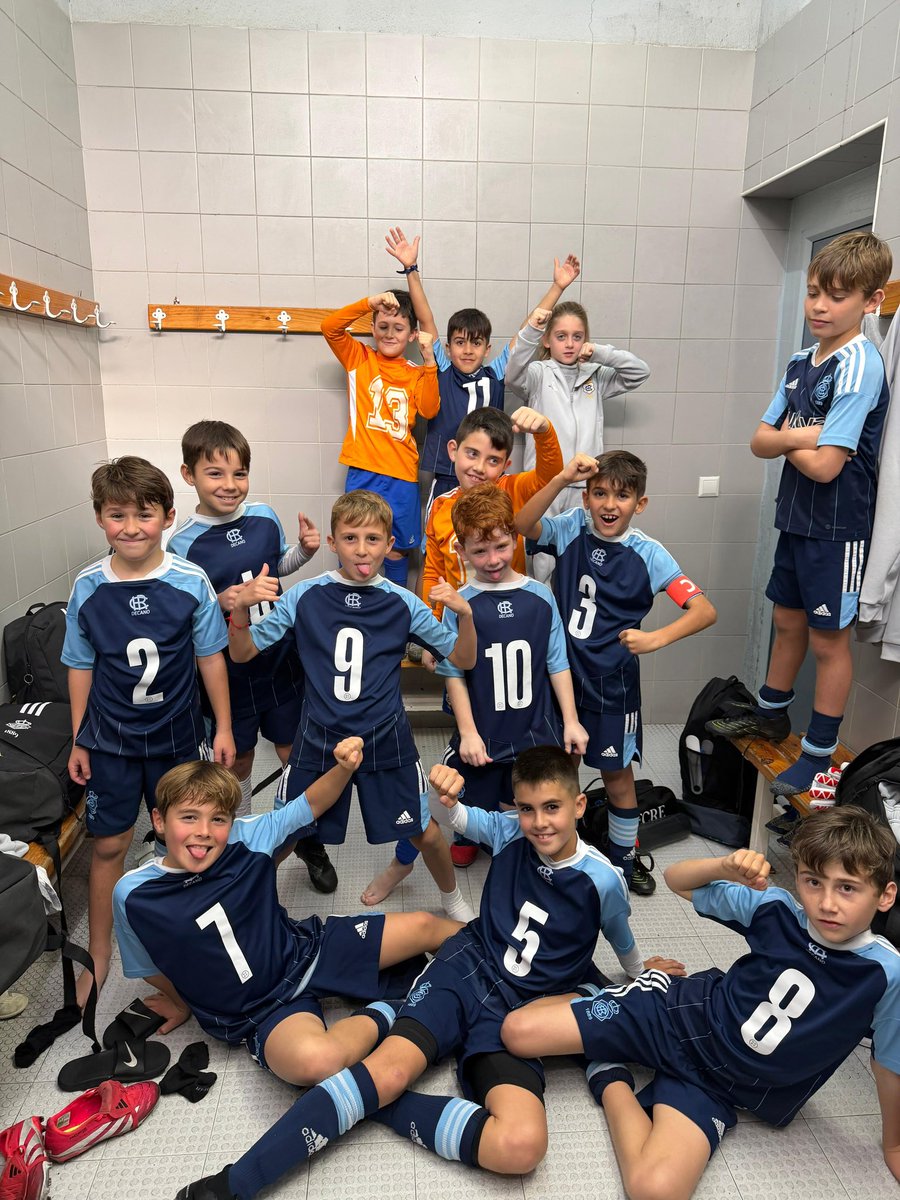 futbolbaserecre's tweet photo. Un nuevo triunfo del Benjamín B que solo sabe sumar de 3 en 3 👏🏻

A seguir así, enhorabuena 💙

⚽⚽ Saúl Pastor
⚽ Tiago Ponce
⚽ Pablo ponce
⚽ Pablo Martín
⚽ Lucas Cerrejón

#BenjaminB #DecanoDelFutbolEspañol https://t.co/sW4FxvGKGx